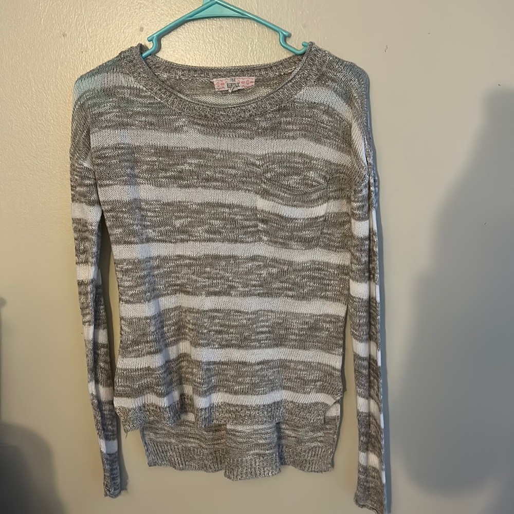 Light long sleeves stripped shirt